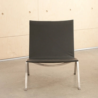 PK22 Lounge Chair black